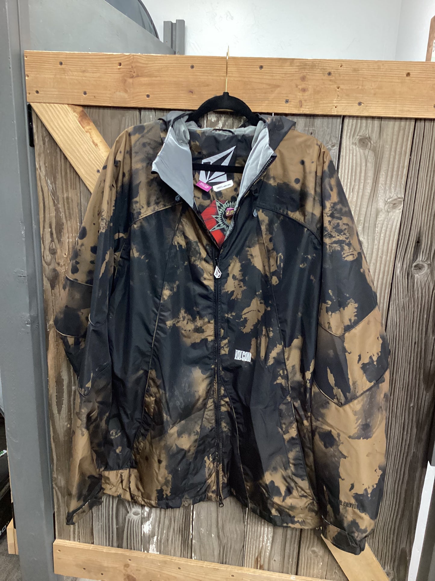 Volcom Nimbus size XL