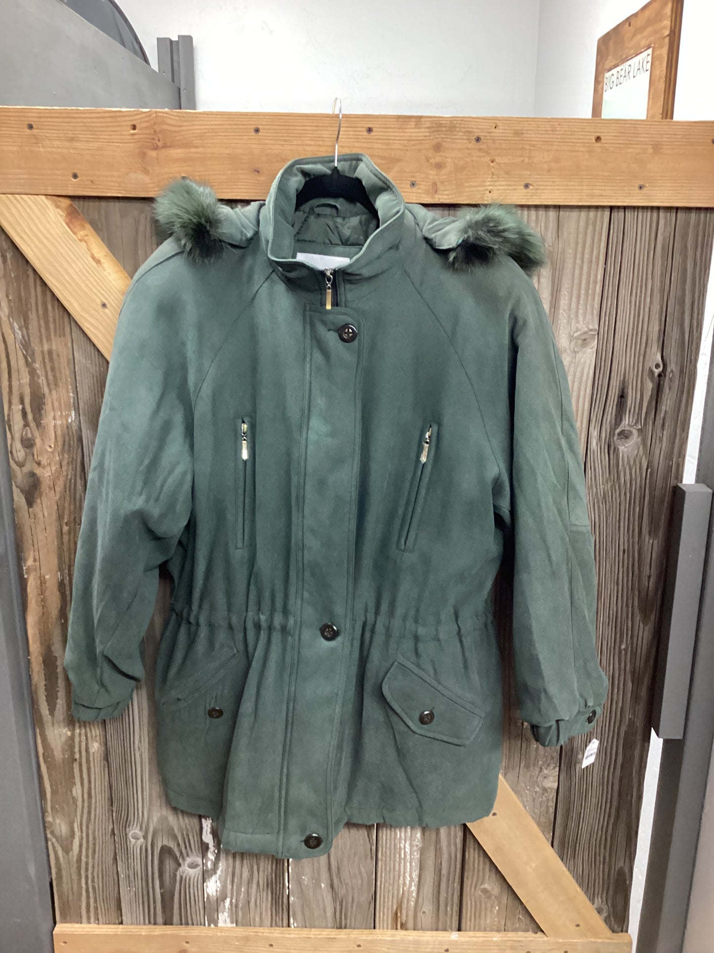 Larry Levine size L