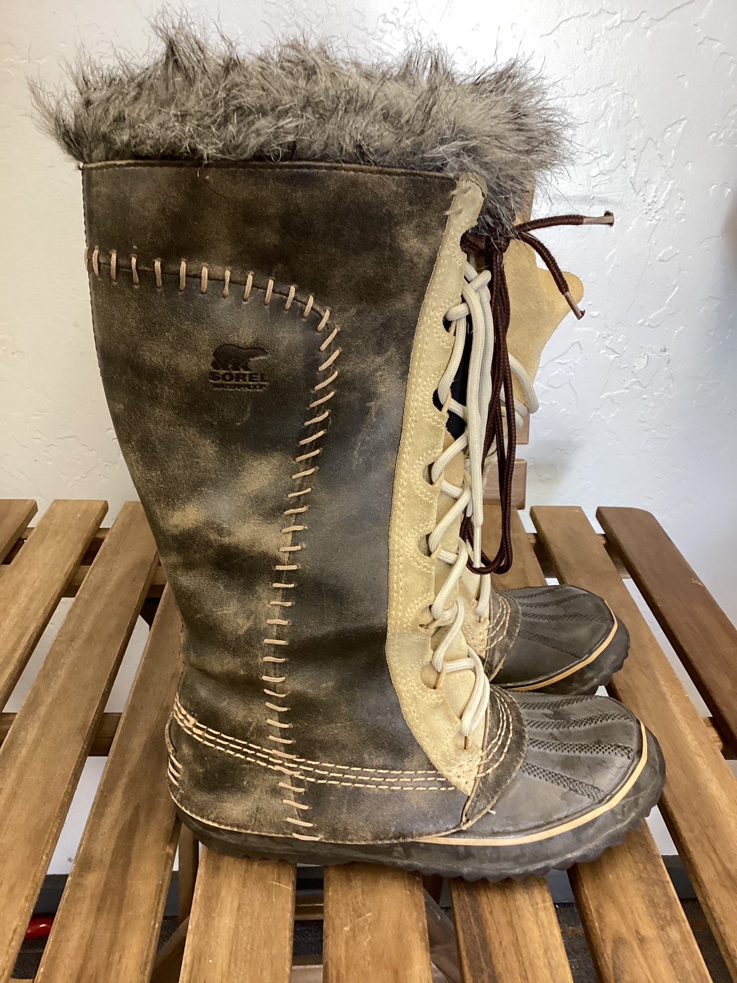 Sorel Womens Snowboot Size 5