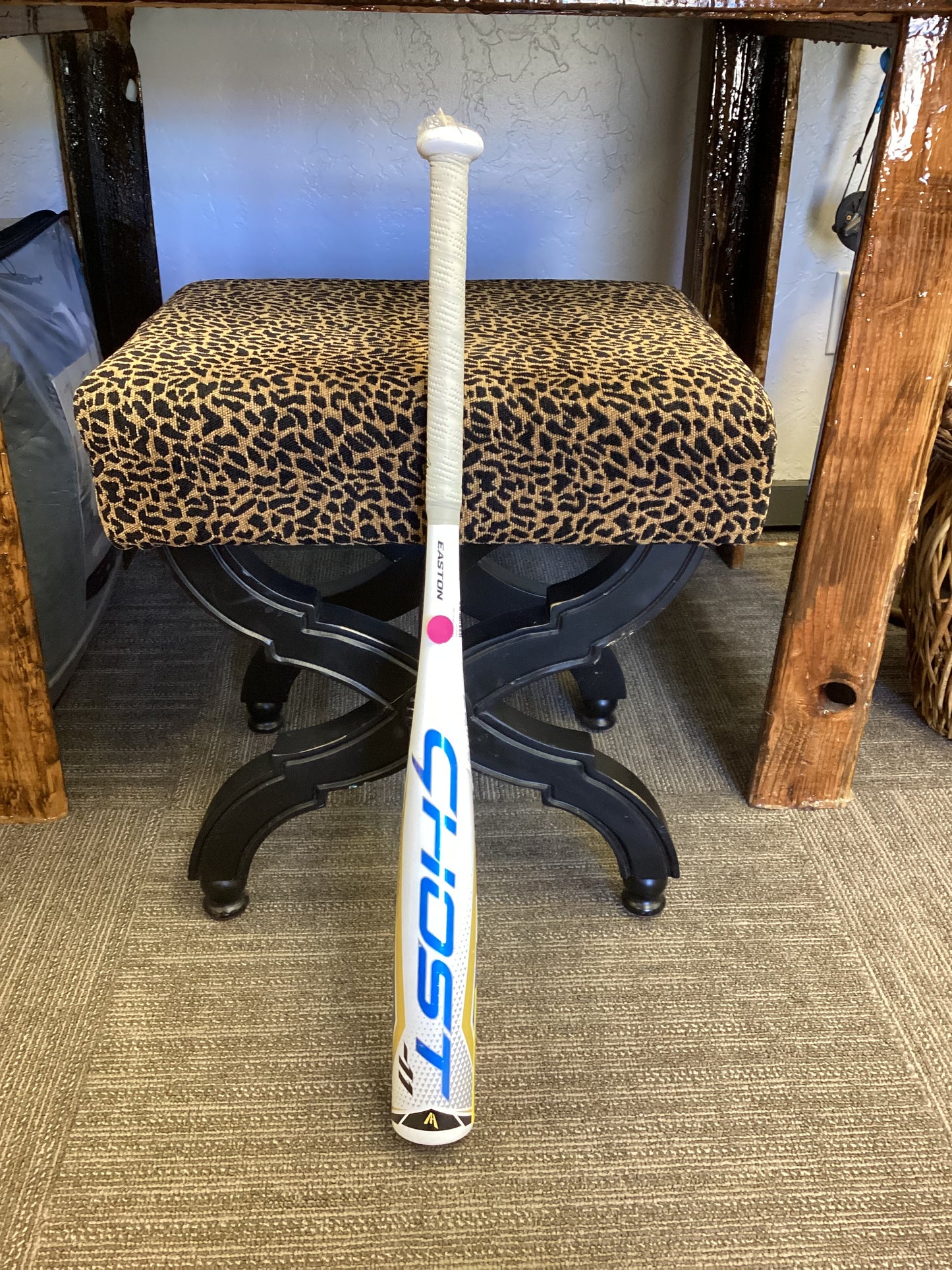 Easton Ghost -11 Fastpitch Softball Bat 28in/17oz