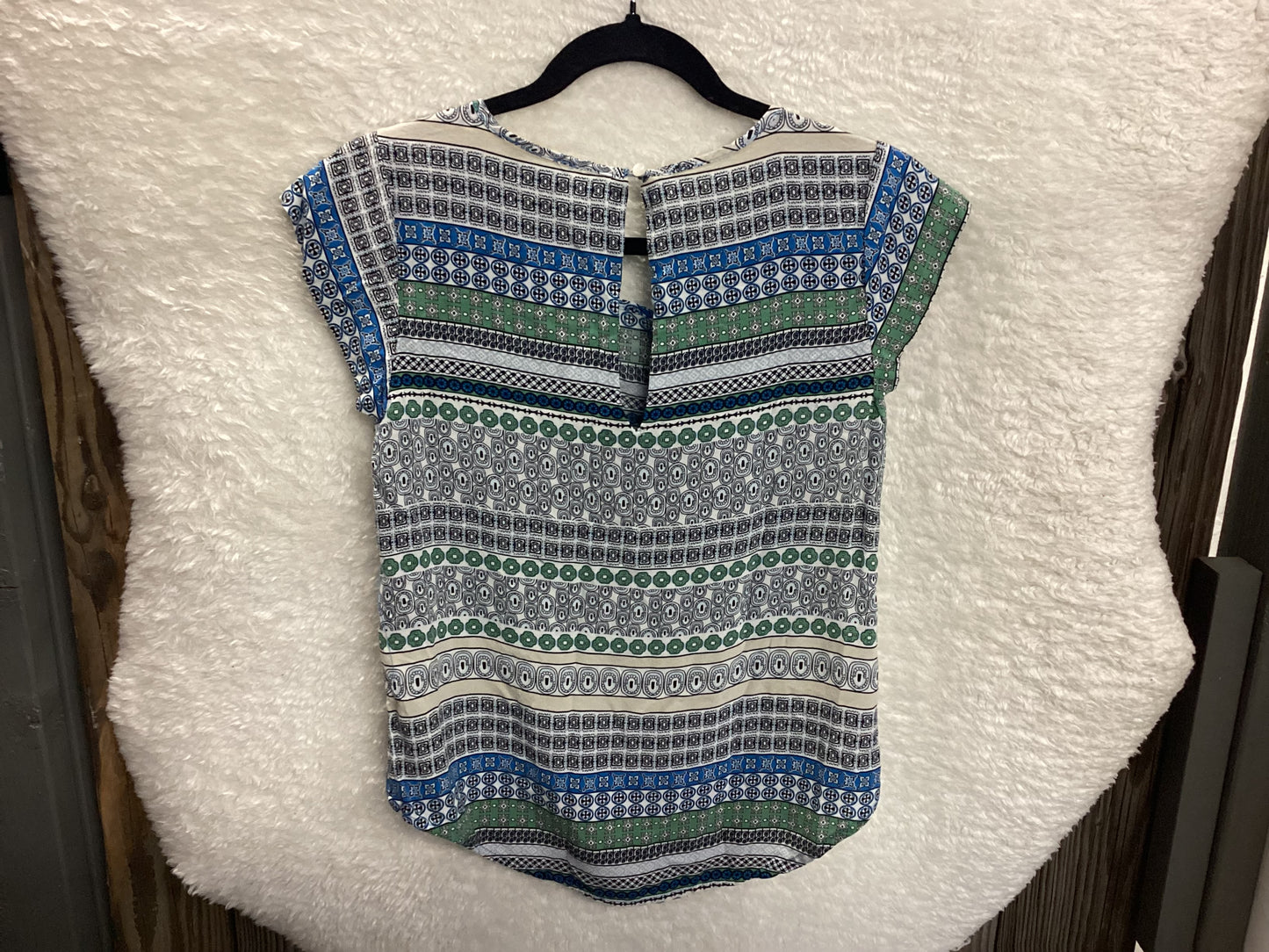 Lucy & Laurel Top Womens size Small