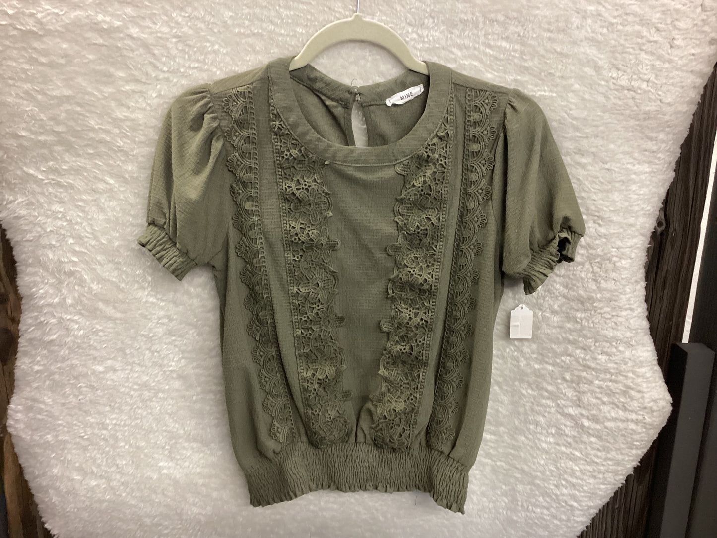 Mine top Womens size Small