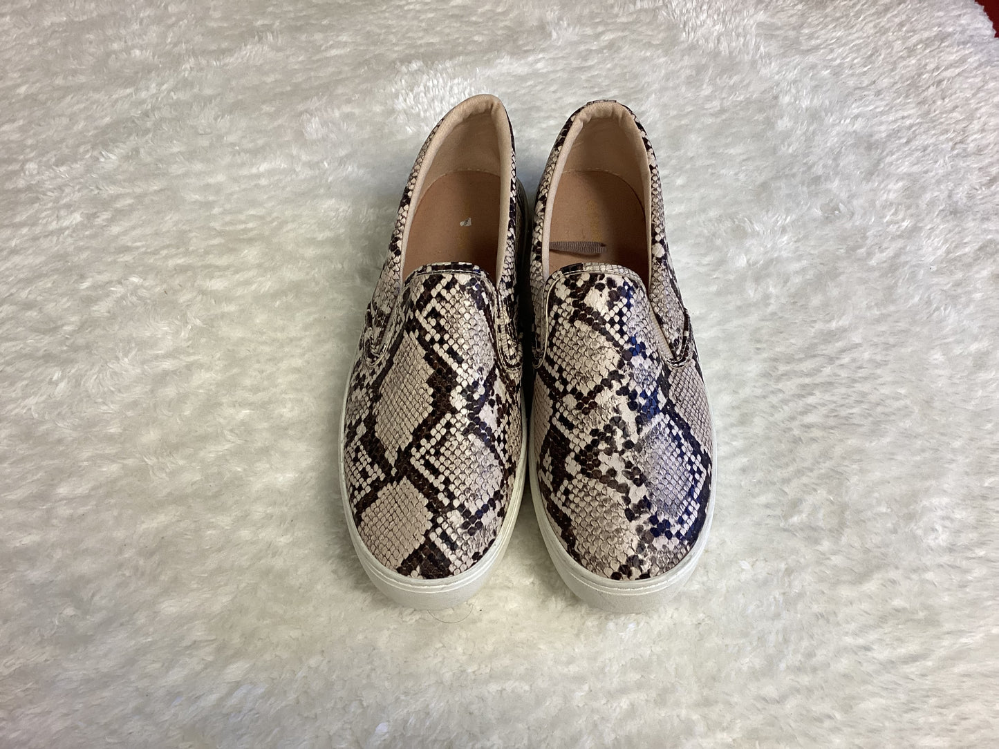 Old Navy Snake Print Slip On Shoes Womens size 9