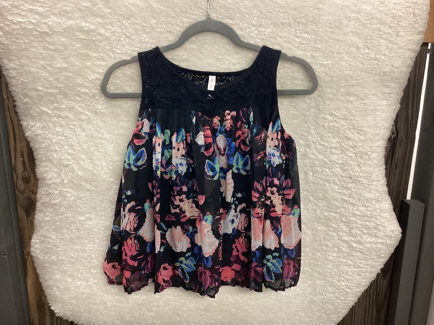 Xhilaration Floral Tank Womens size Small